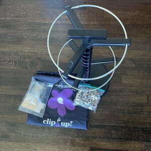 Clip it up by Simply Renee